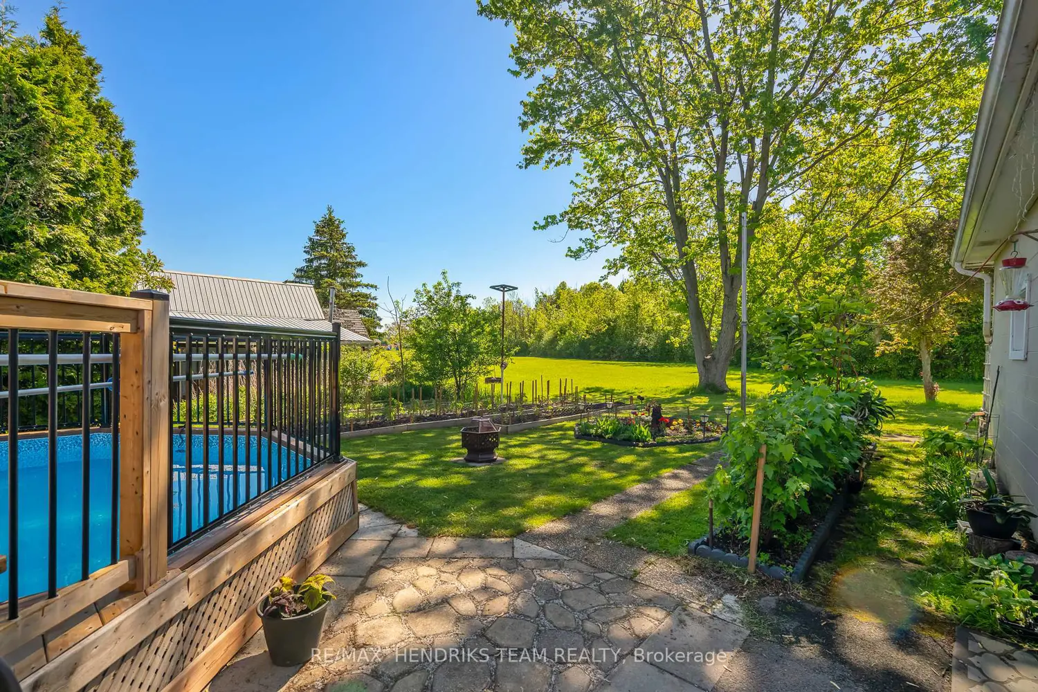 Additional image 15 of 415 Riverside Drive