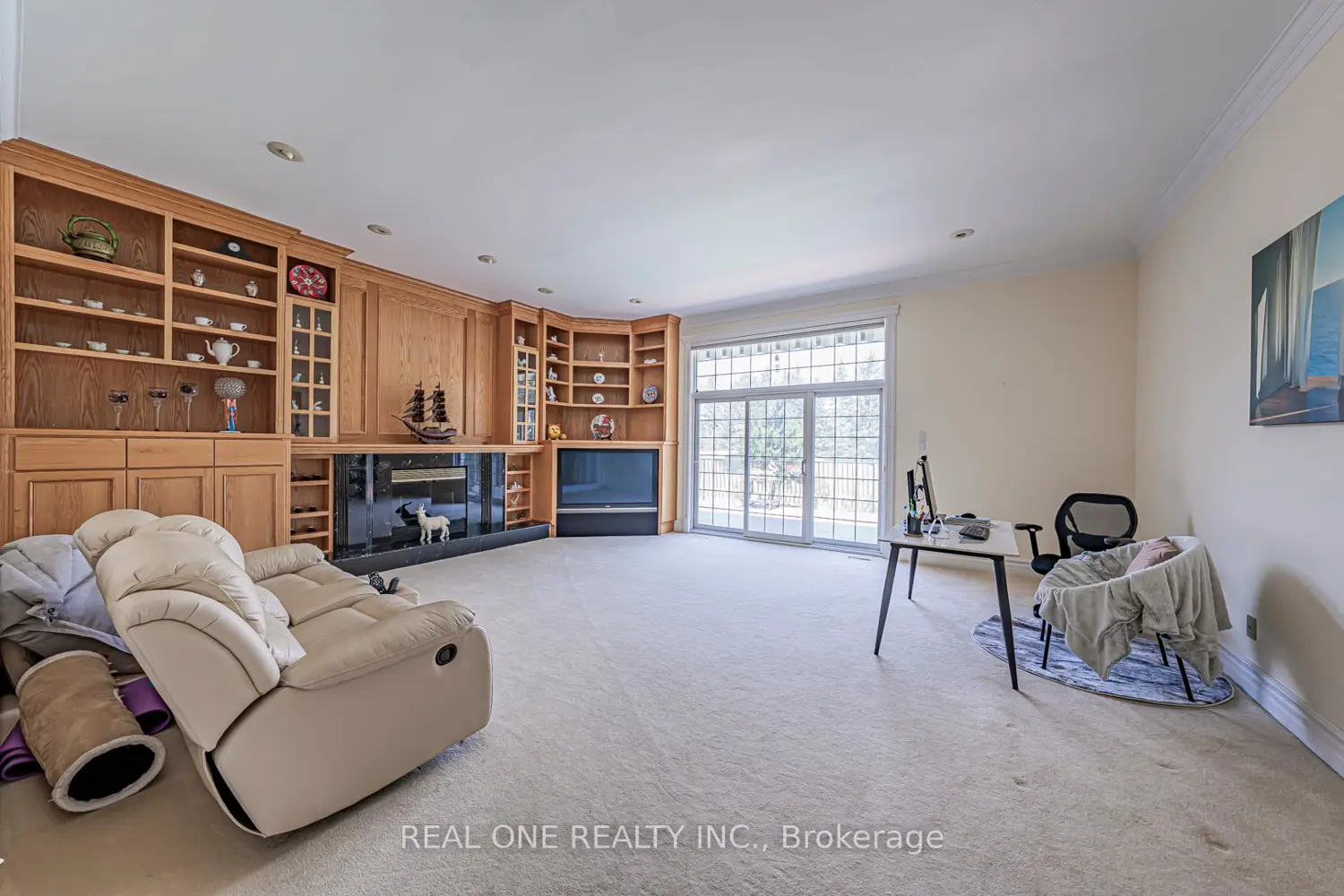 Additional image 10 of 14 Alm Court