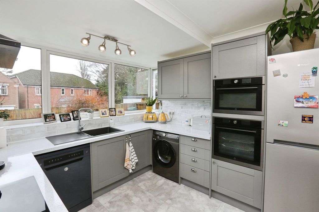 Additional image 20 of 3 bed detached bungalow for saleLower Northam Road, Hedge End, Southampton SO30