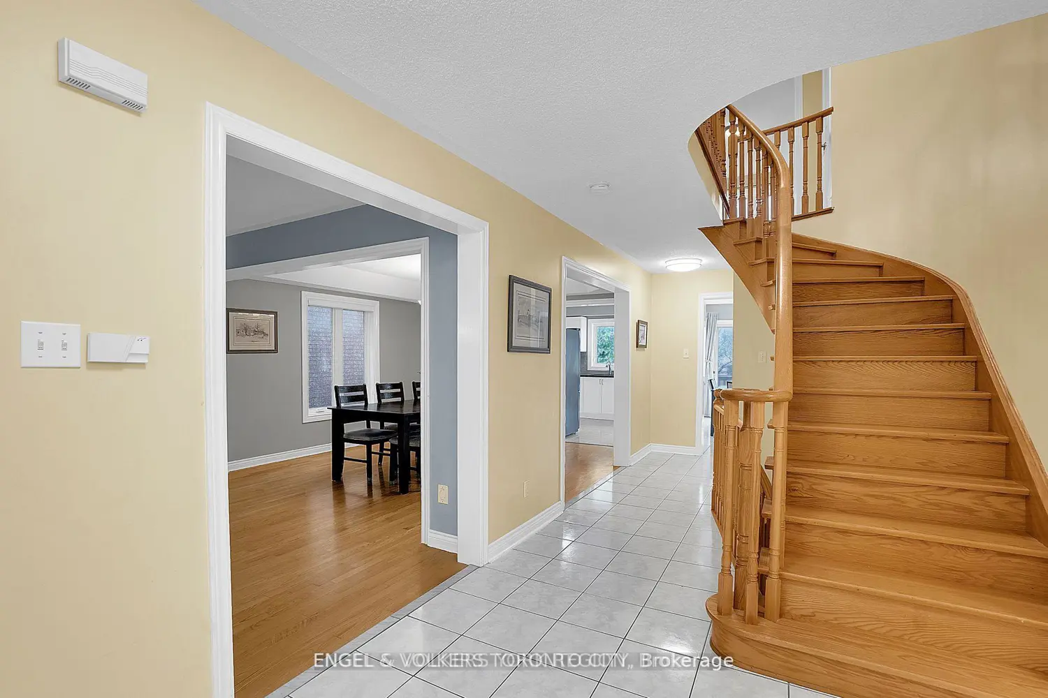24 Timber Valley Avenue photo 4