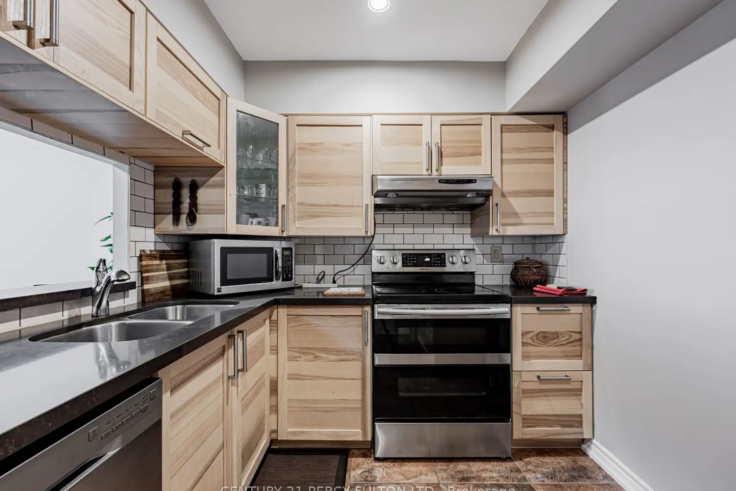 Additional image 3 of 1485 Lakeshore Road 909