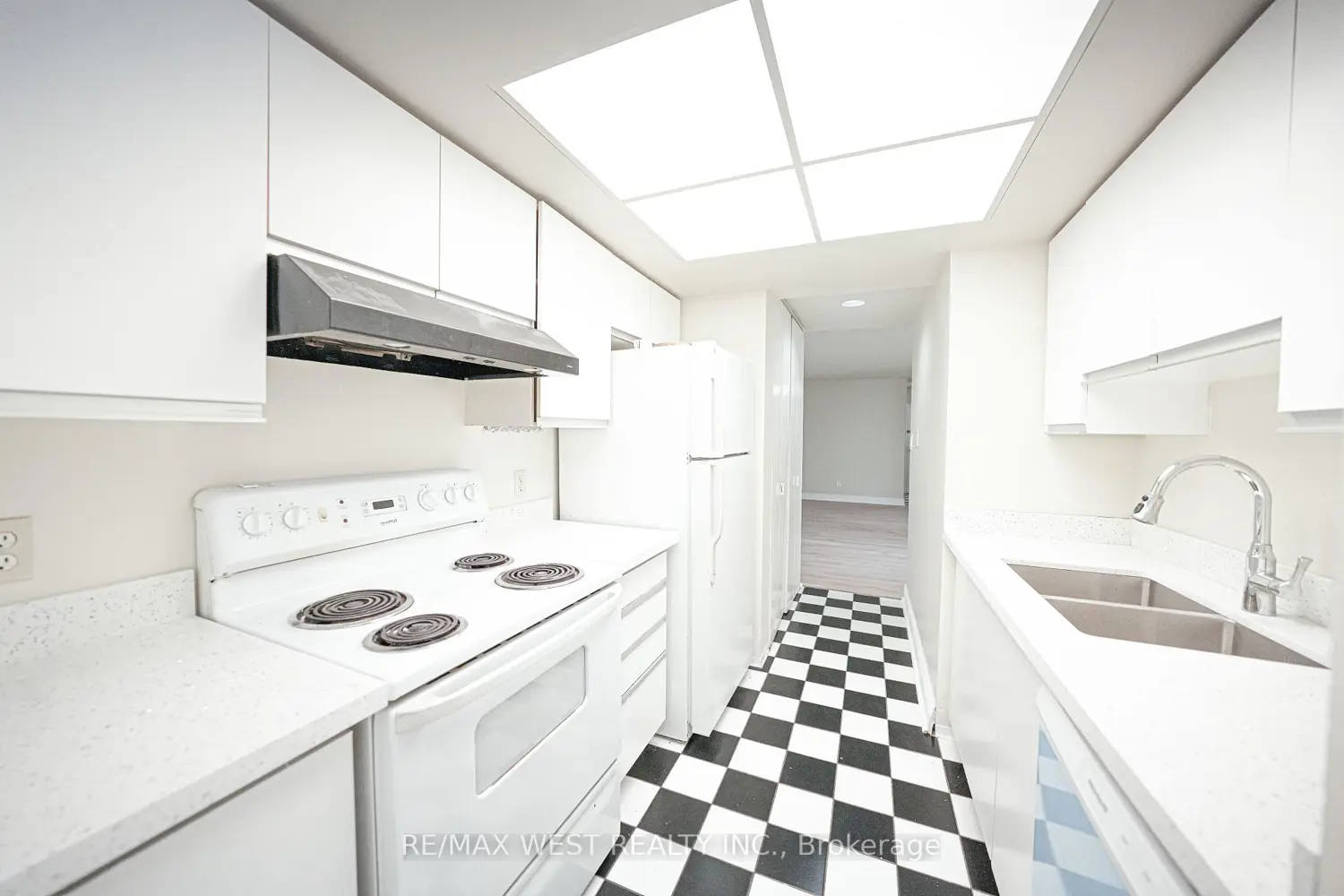 Additional image 14 of 1470 Midland Avenue 608
