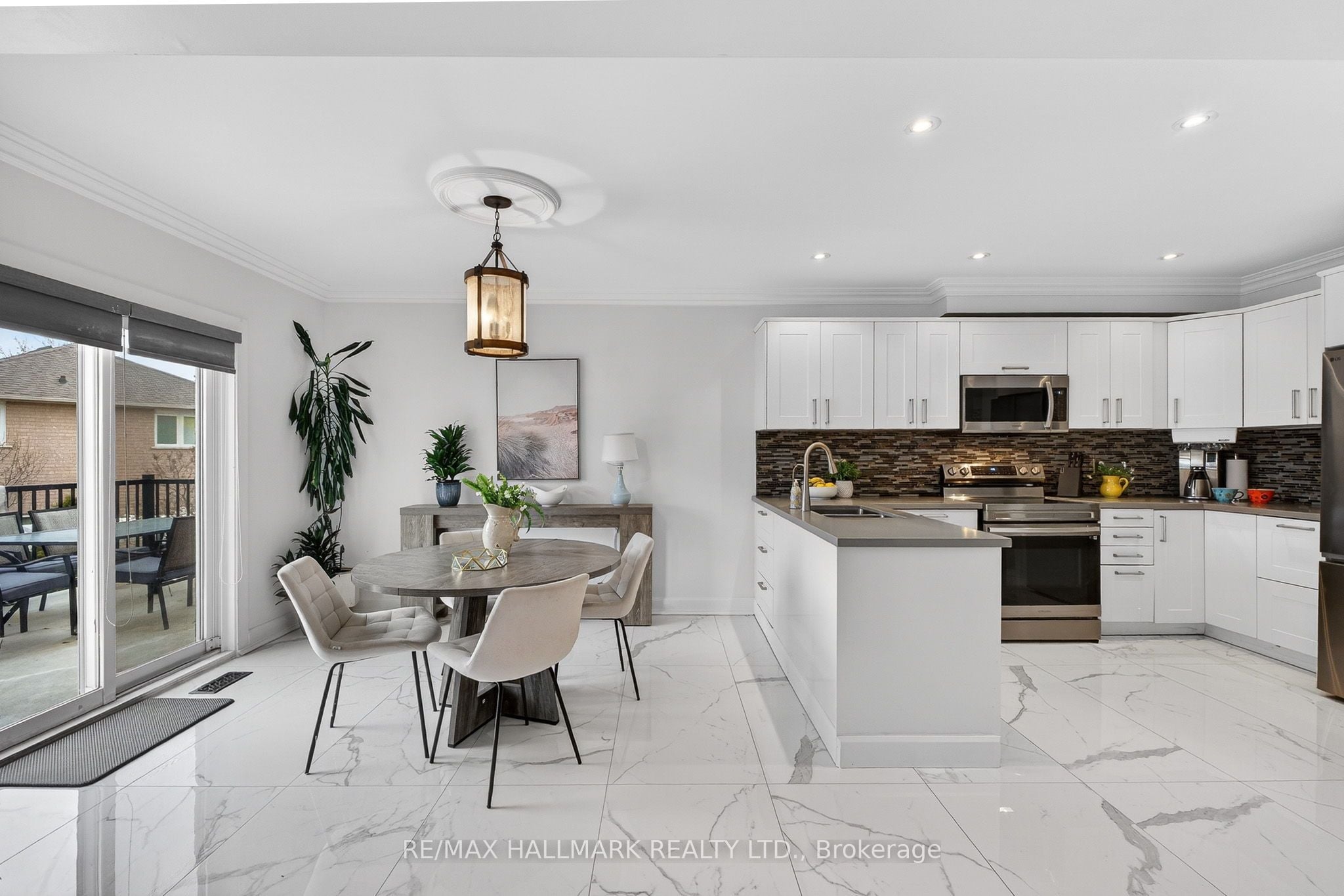 Additional image 6 of 33 Topaz Court, Vaughan, ON, L6A 2X2