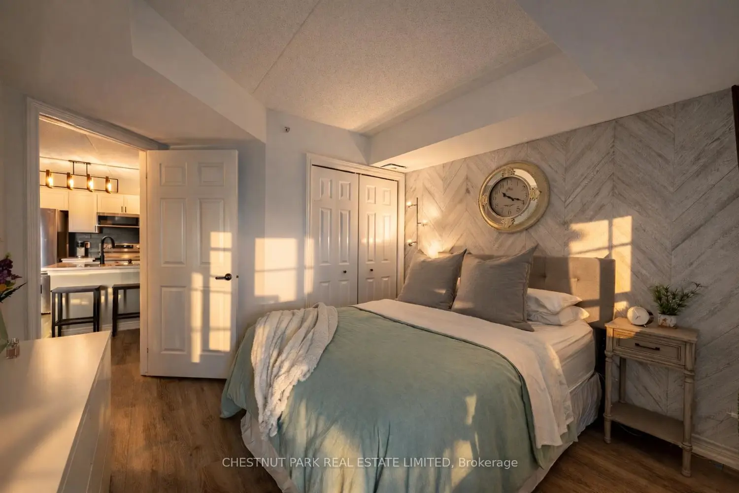 Additional image 8 of 2055 Appleby Line 306