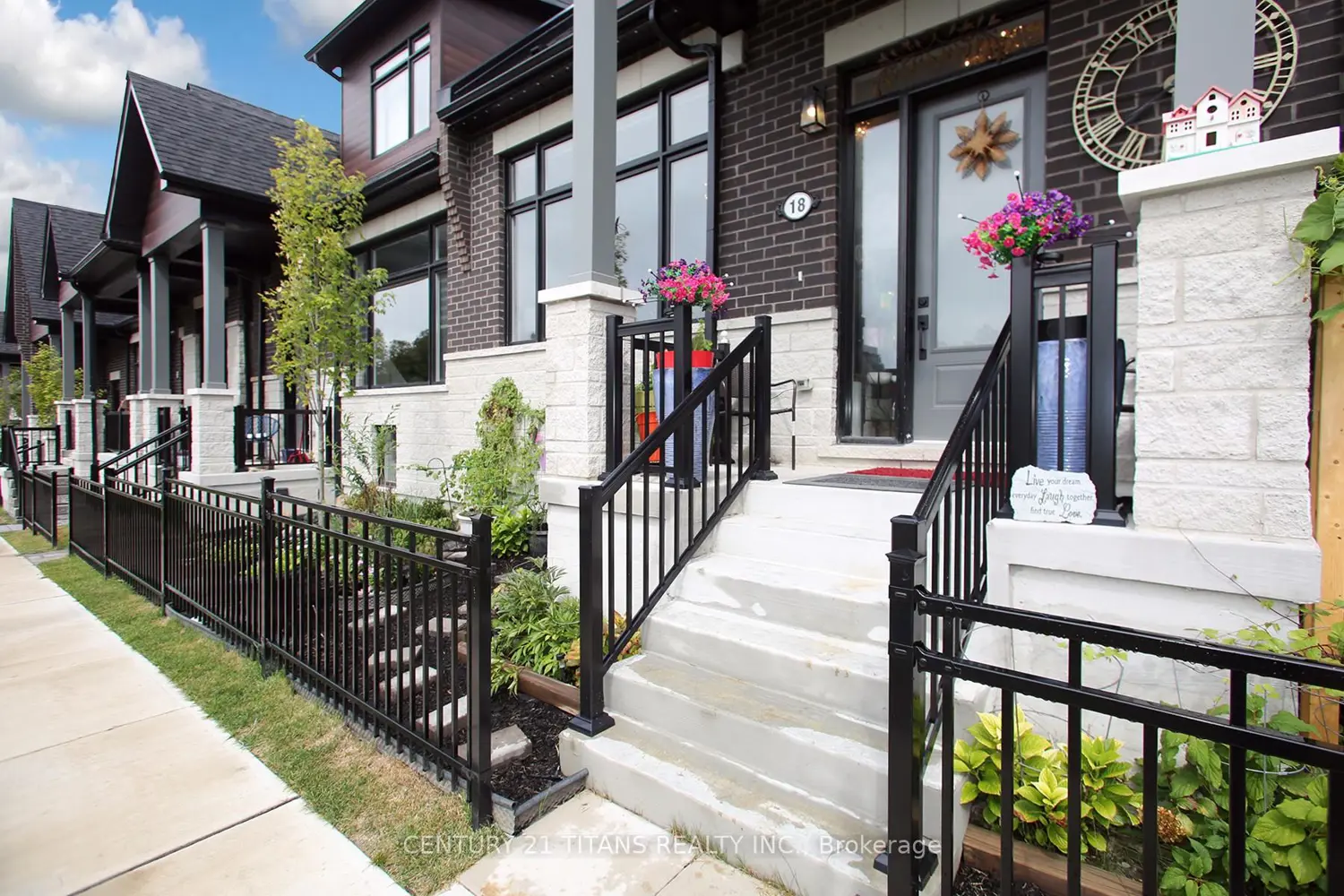 Additional image 3 of 18 Vern Robertson Gate