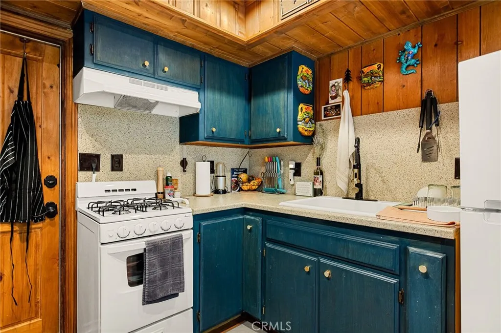 Additional image 13 of 32135 West Drive, Running Springs, CA 92382