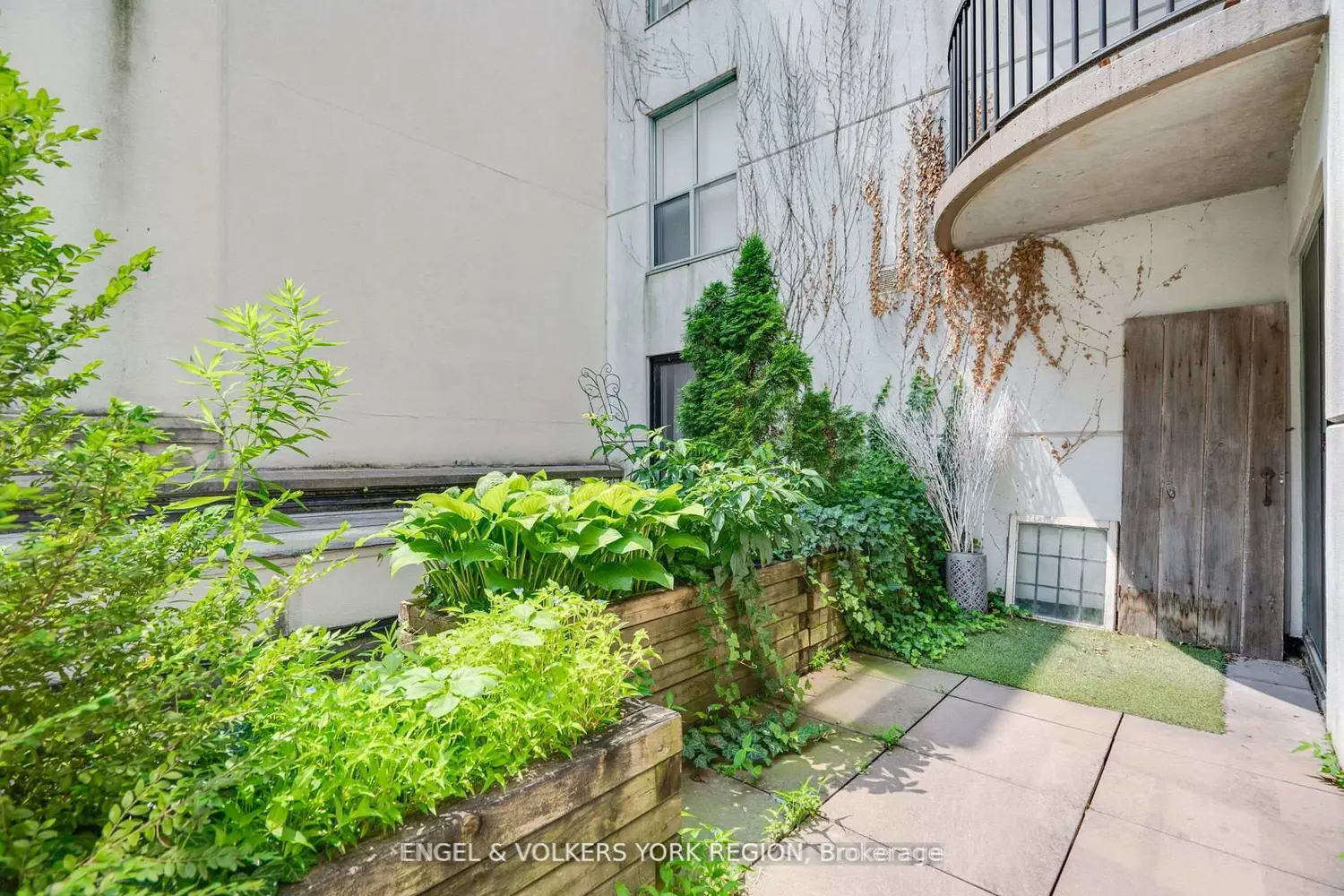 Additional image 19 of 1174 Yonge Street 203