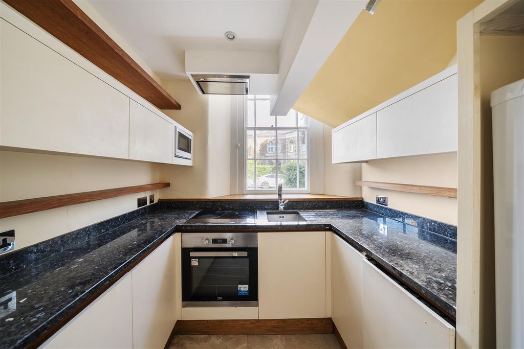 Additional image 5 of 2 bed flat for saleOakfield Road, Clifton BS8