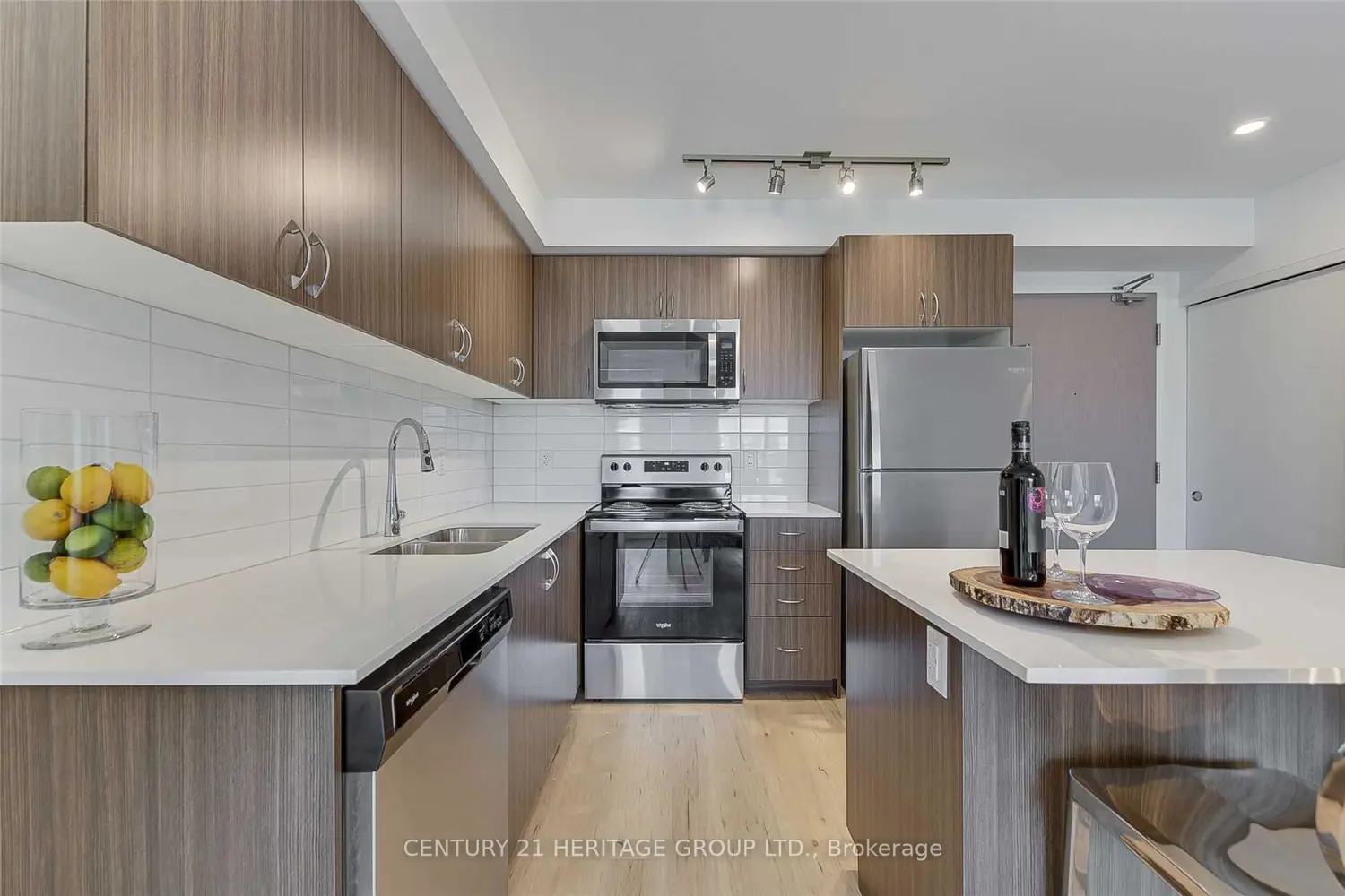 Additional image 5 of 58 Lakeside Terrace 808