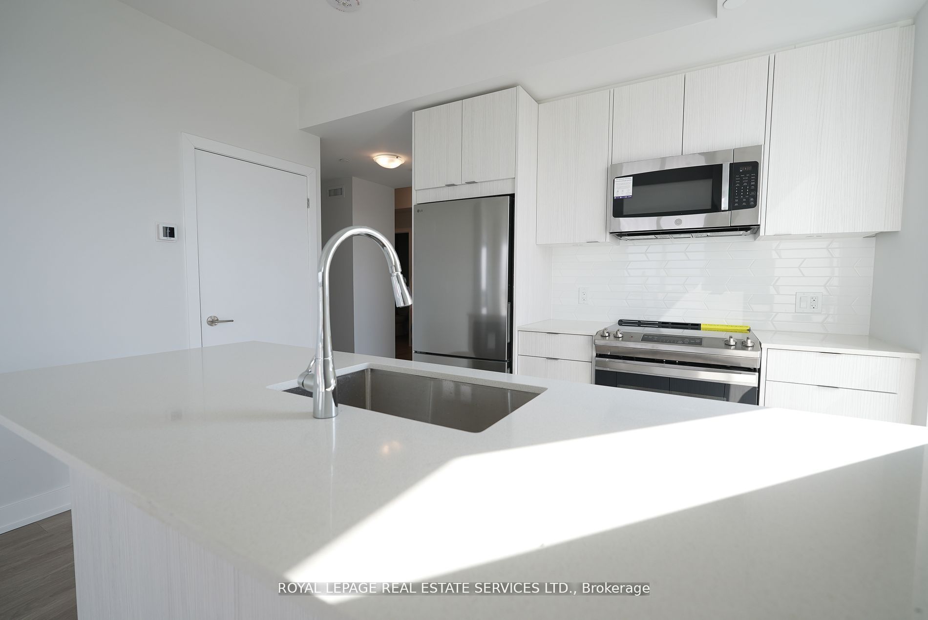 Additional image 3 of 3601-4130 Parkside Village Drive, Mississauga, ON, L5B 0L7