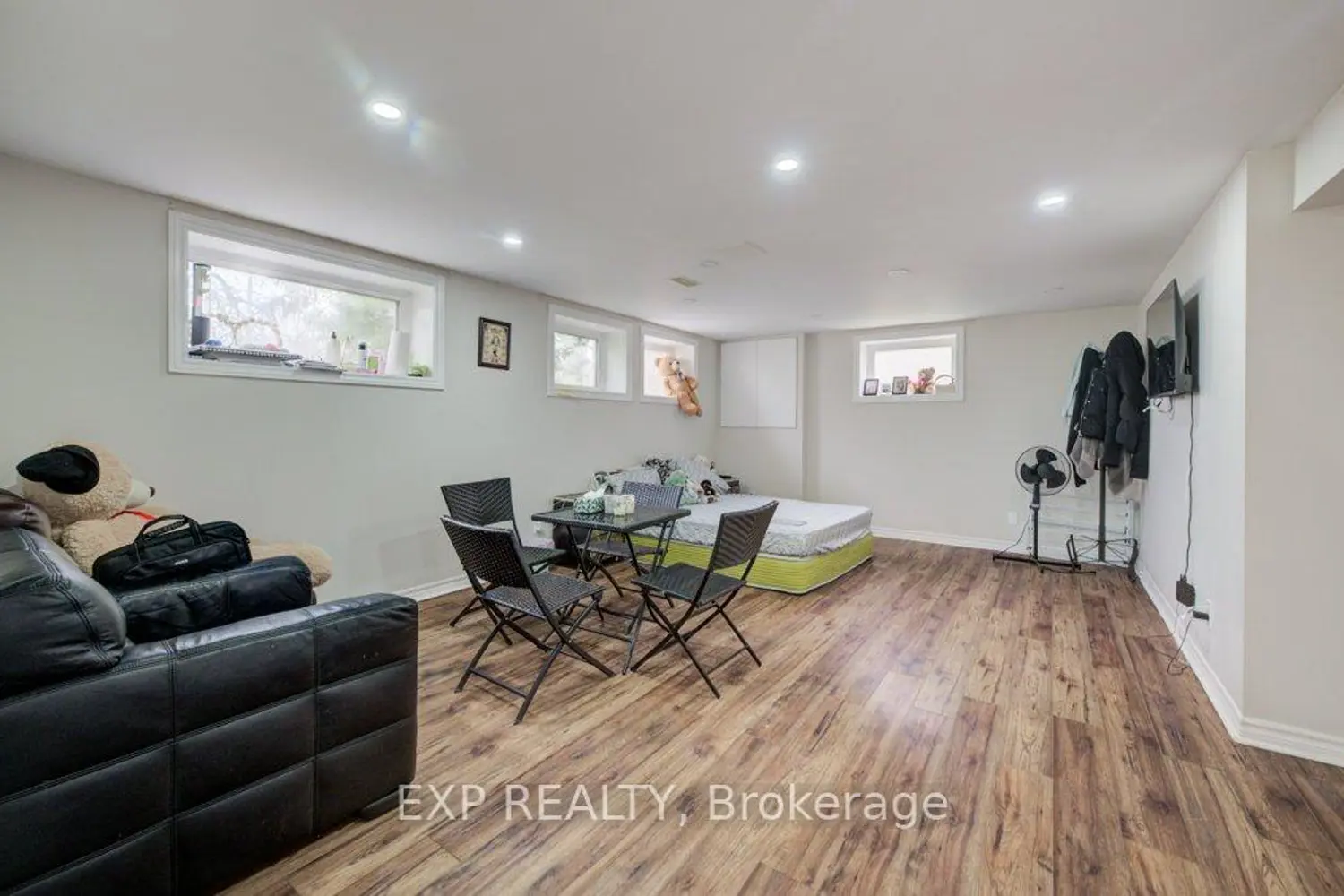 Additional image 10 of 1361 Stanbury Road