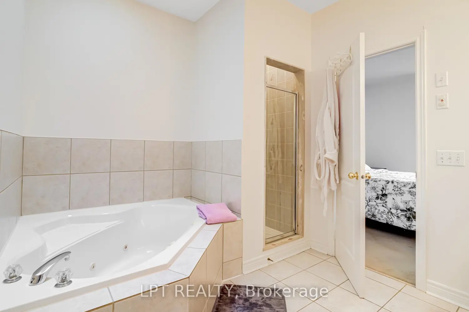 Additional image 11 of 19 Treeline Boulevard