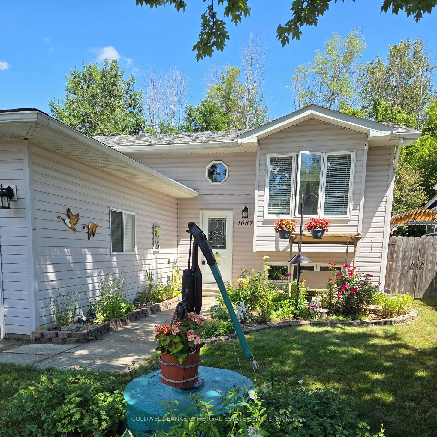 1087 Arnold Street, Innisfil, ON, L0L 1W0