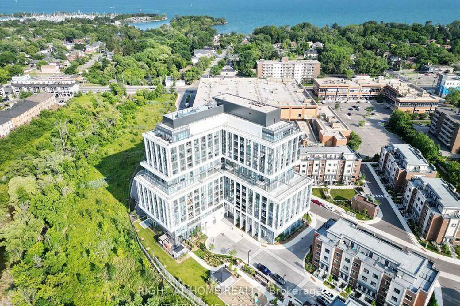 Additional image 19 of 1063 Douglas Mccurdy Common 213