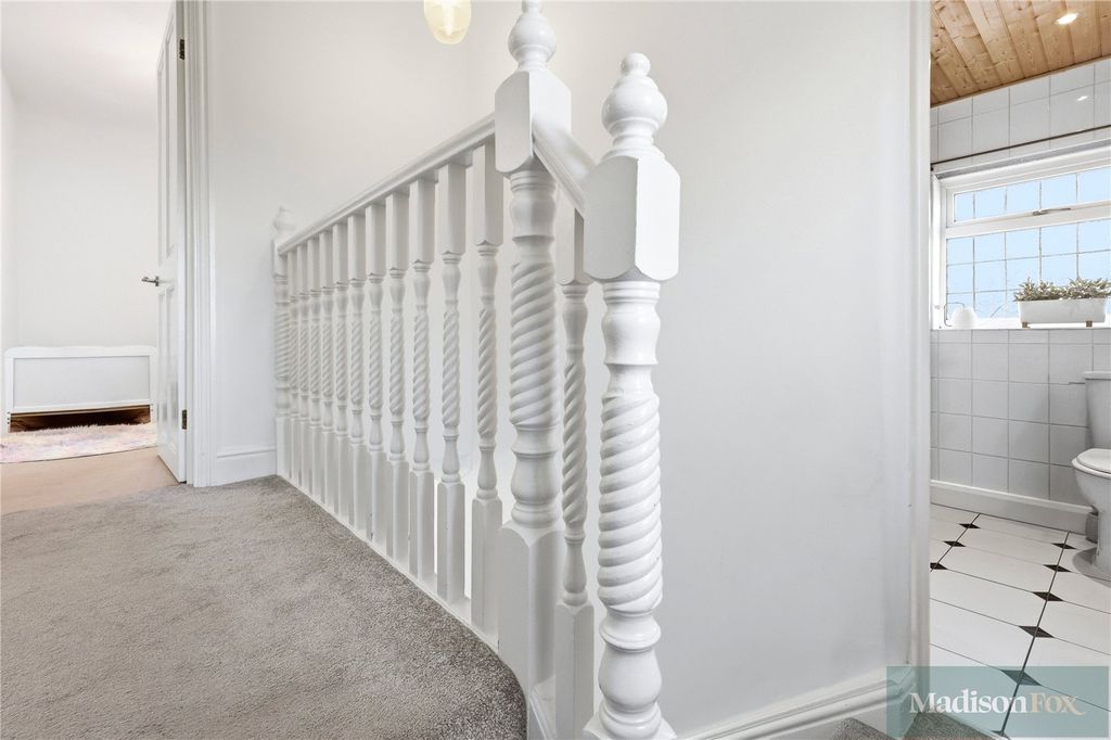 Additional image 13 of 3 bed semi-detached house for saleGravel Close, Chigwell, Essex IG7