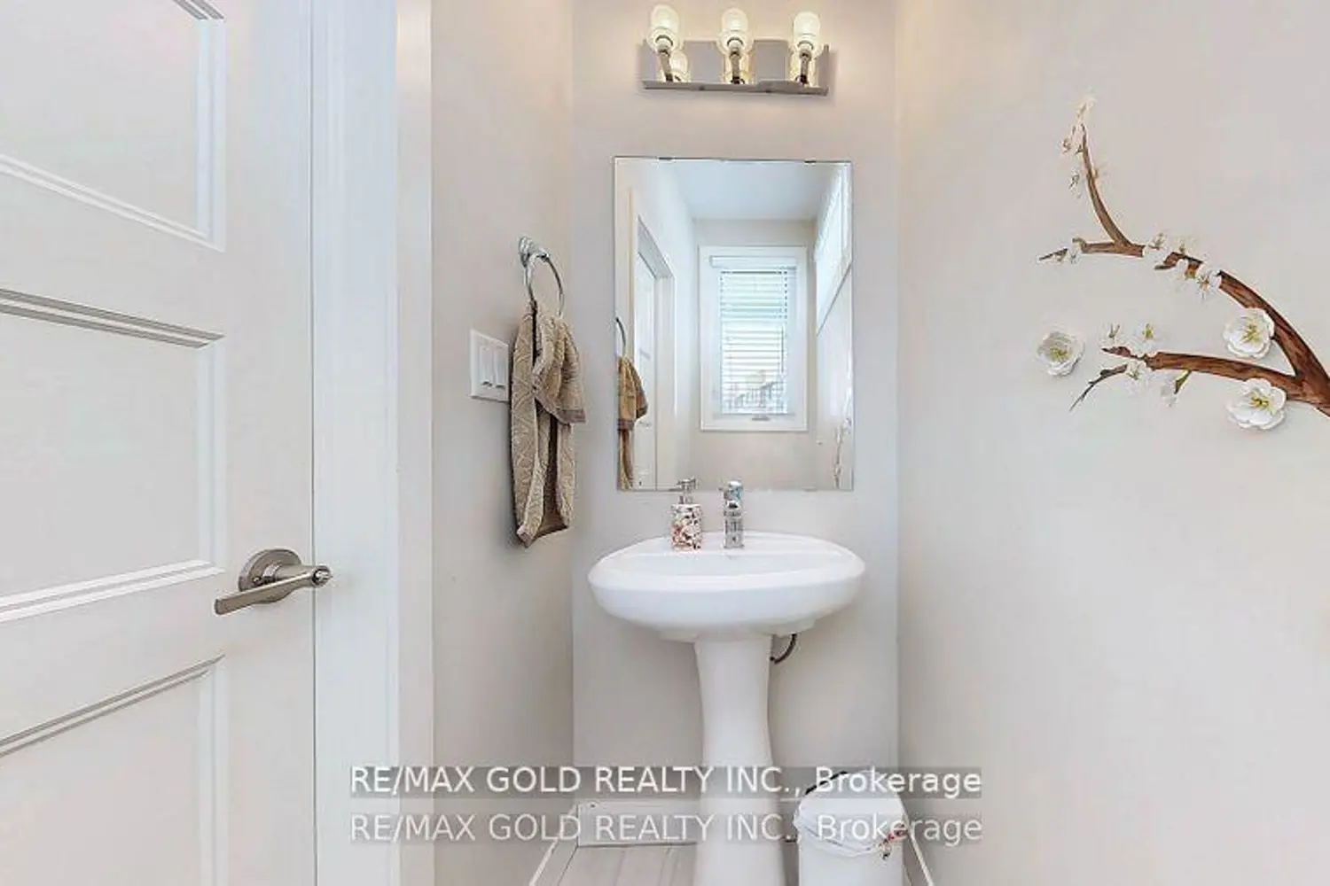 Additional image 7 of 997 West Village Square