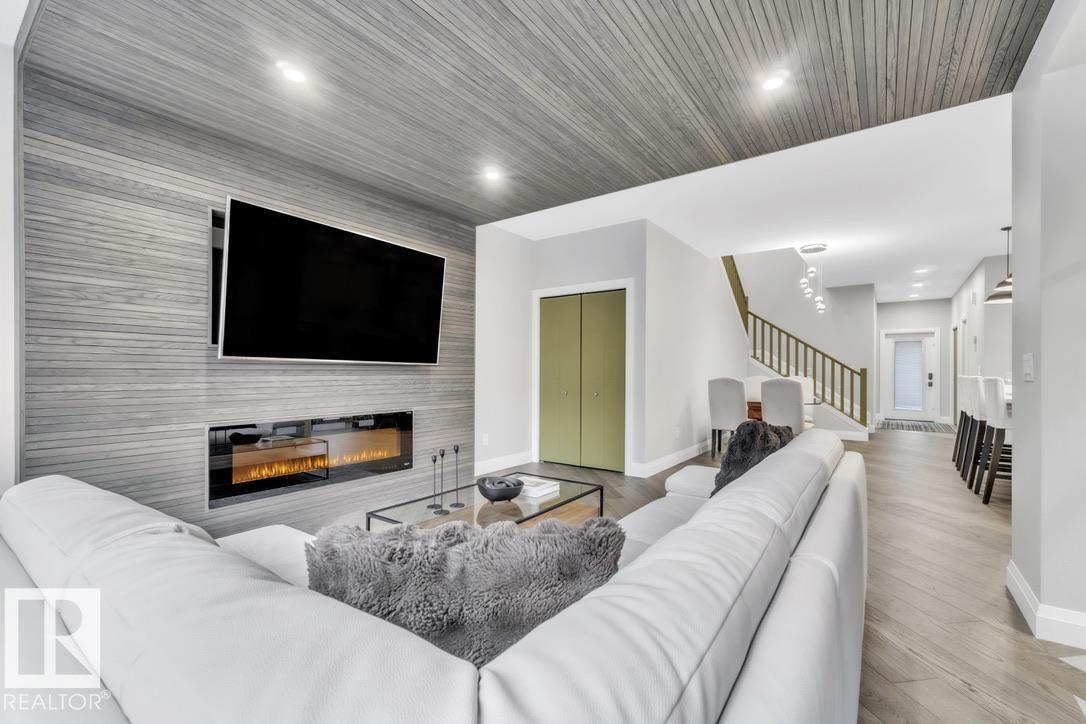 Additional image 4 of 8617 108a Street NW, Edmonton, AB, T6E4M7