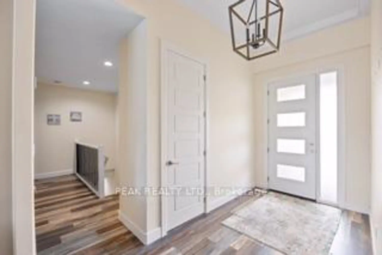 Additional image 7 of 5 Fracas Court