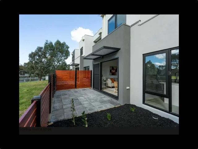 Additional image 4 of Doreen VIC 3754