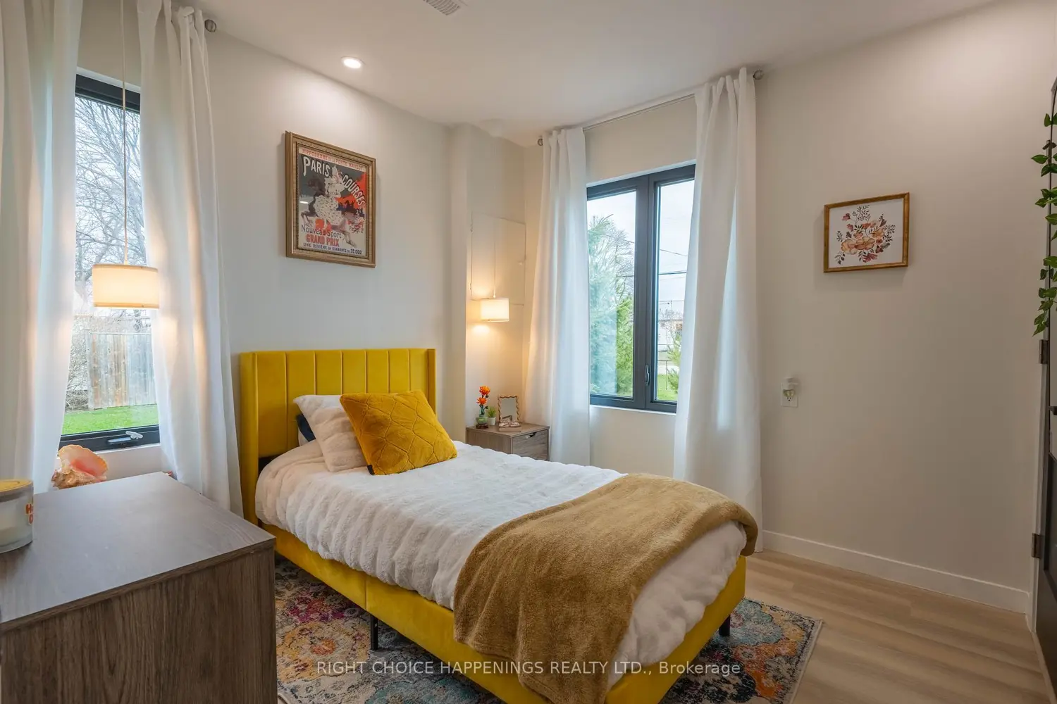 1368 Lorraine Road photo 5
