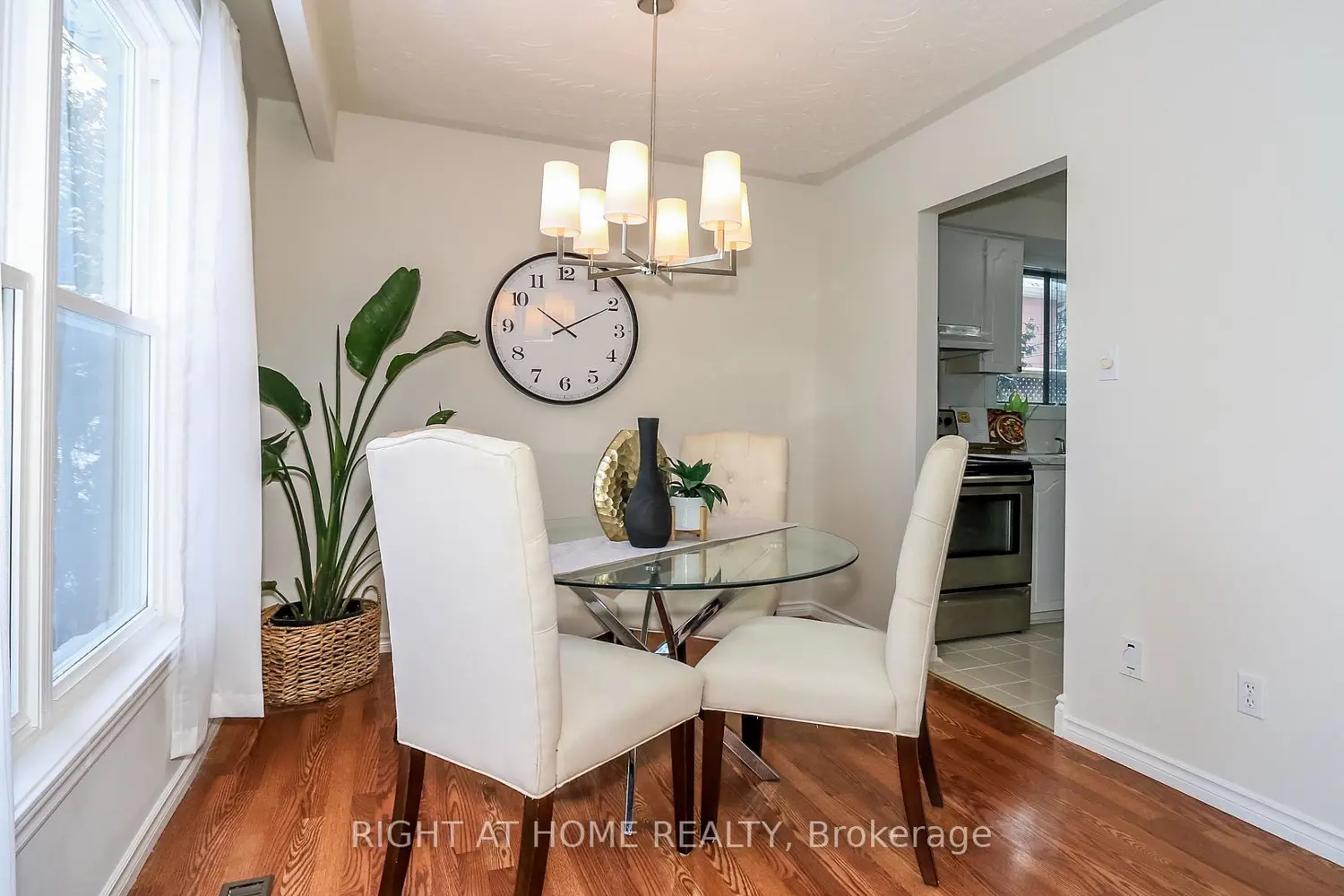 1059 Glen Mhor Crescent