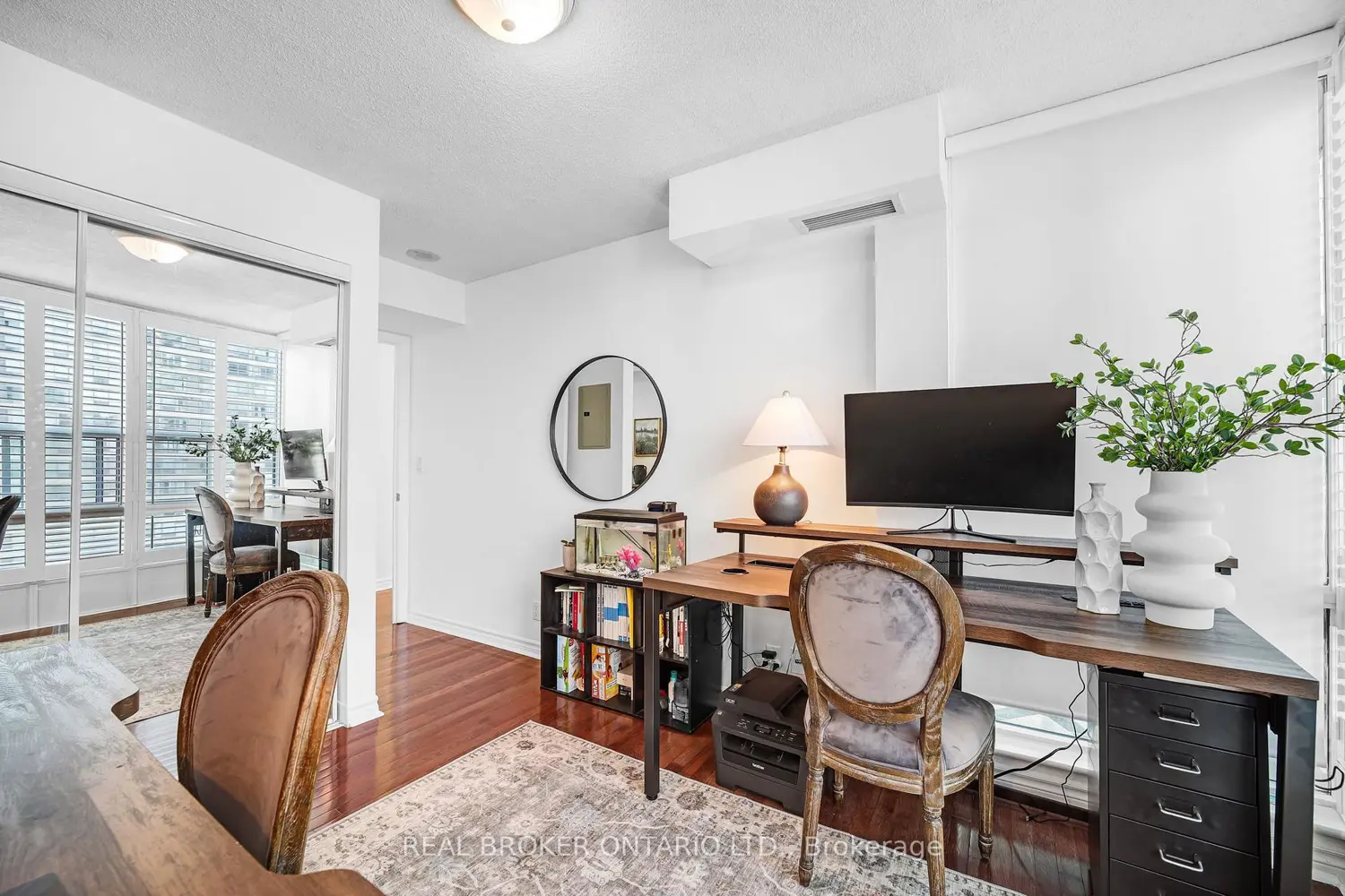 Additional image 6 of 1 Elm Drive 1005