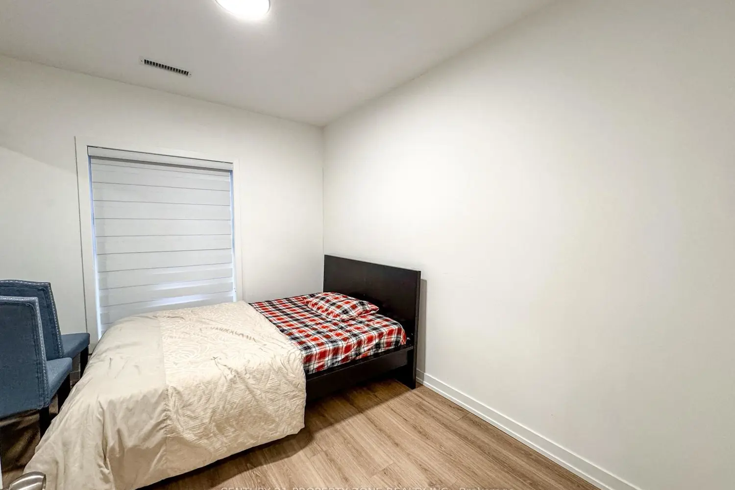 Additional image 13 of 20 Lagerfeld Drive 06