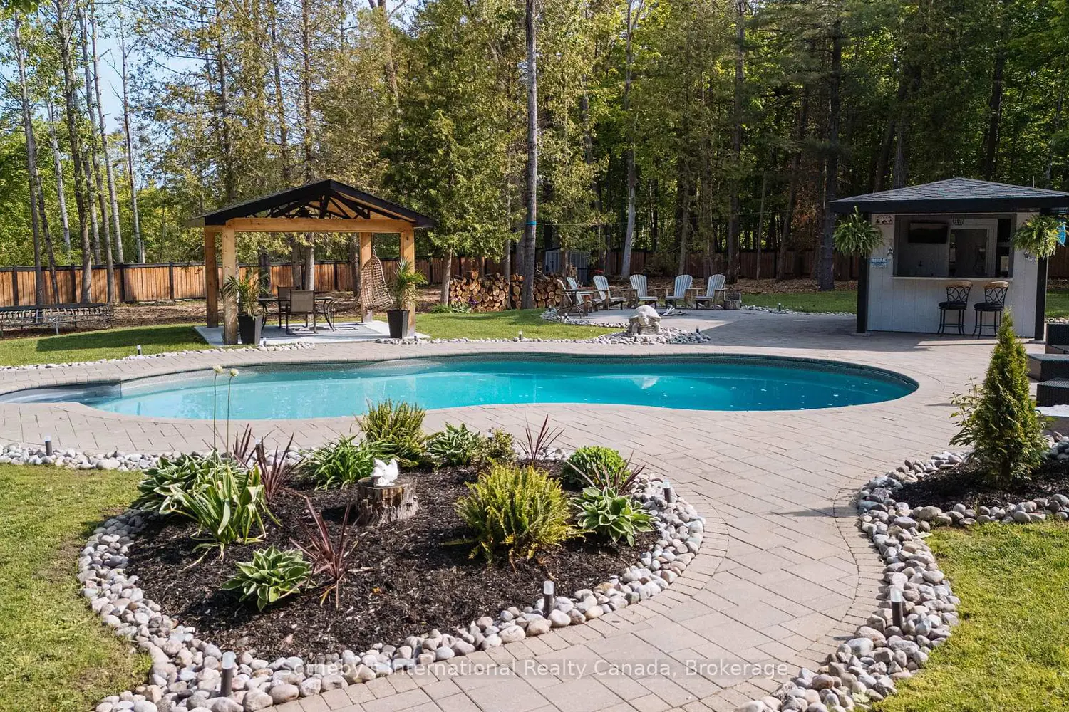 Additional image 19 of 129 Bass Line