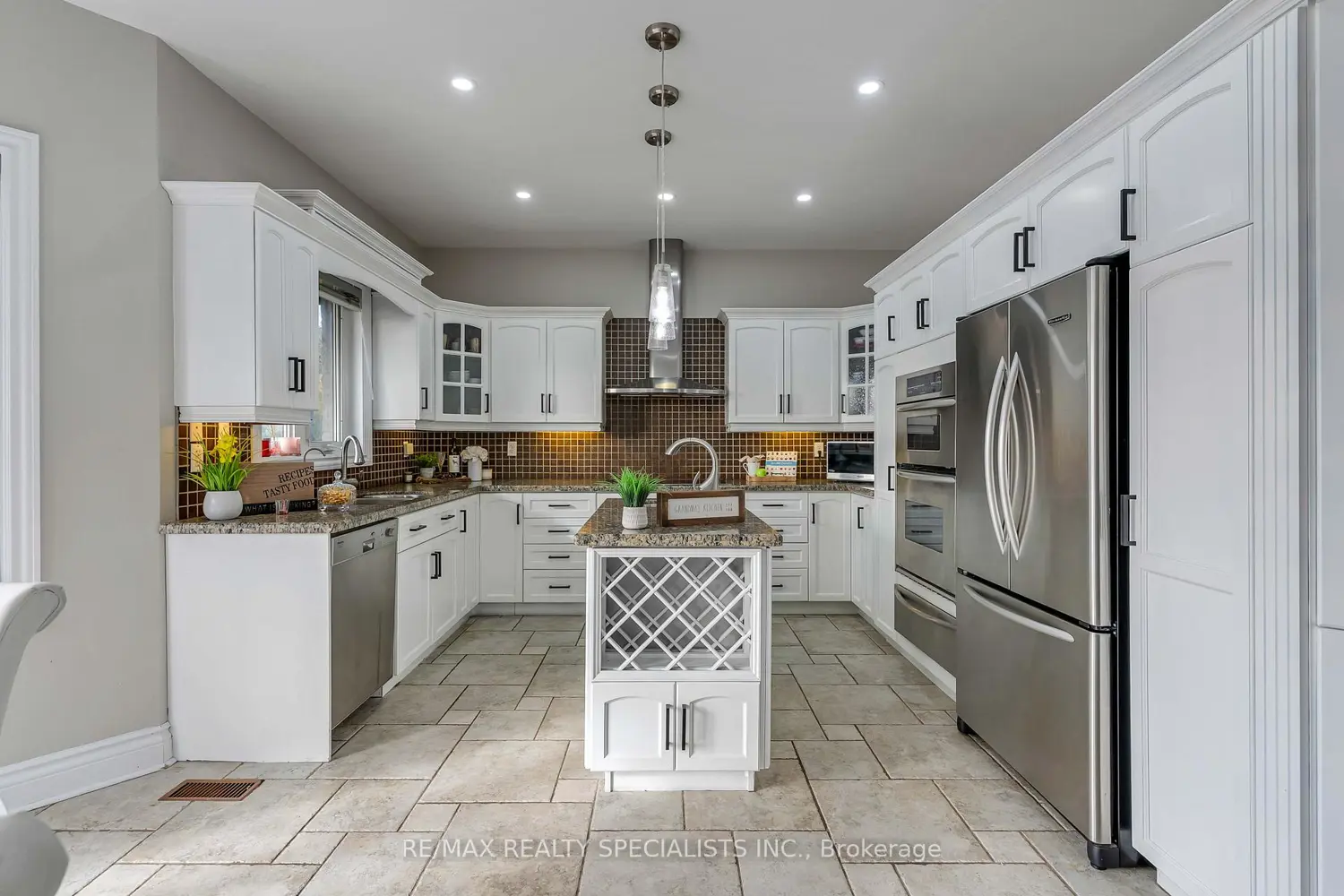 Additional image 9 of 18200 Mountainview Road