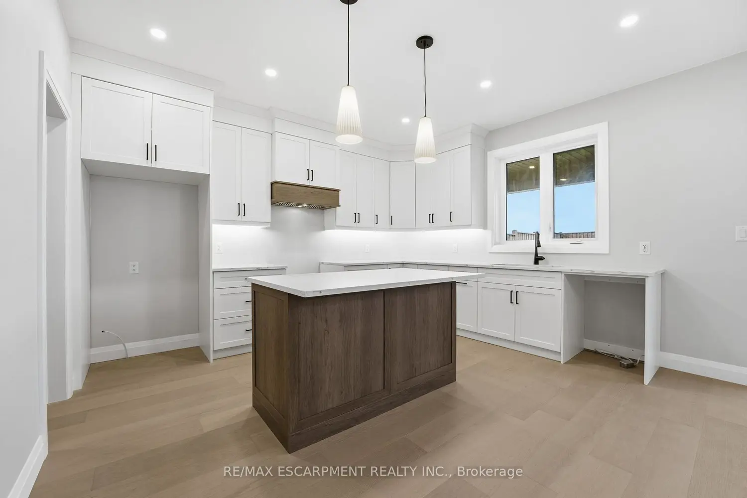 Additional image 6 of 102 Oak Avenue