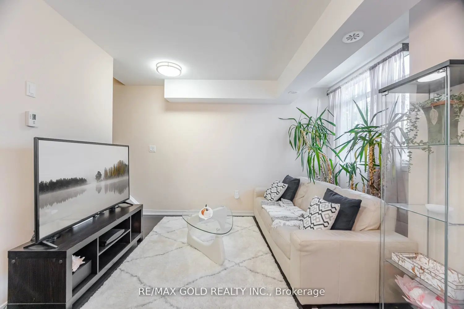 Additional image 10 of 80 Orchid Place 317