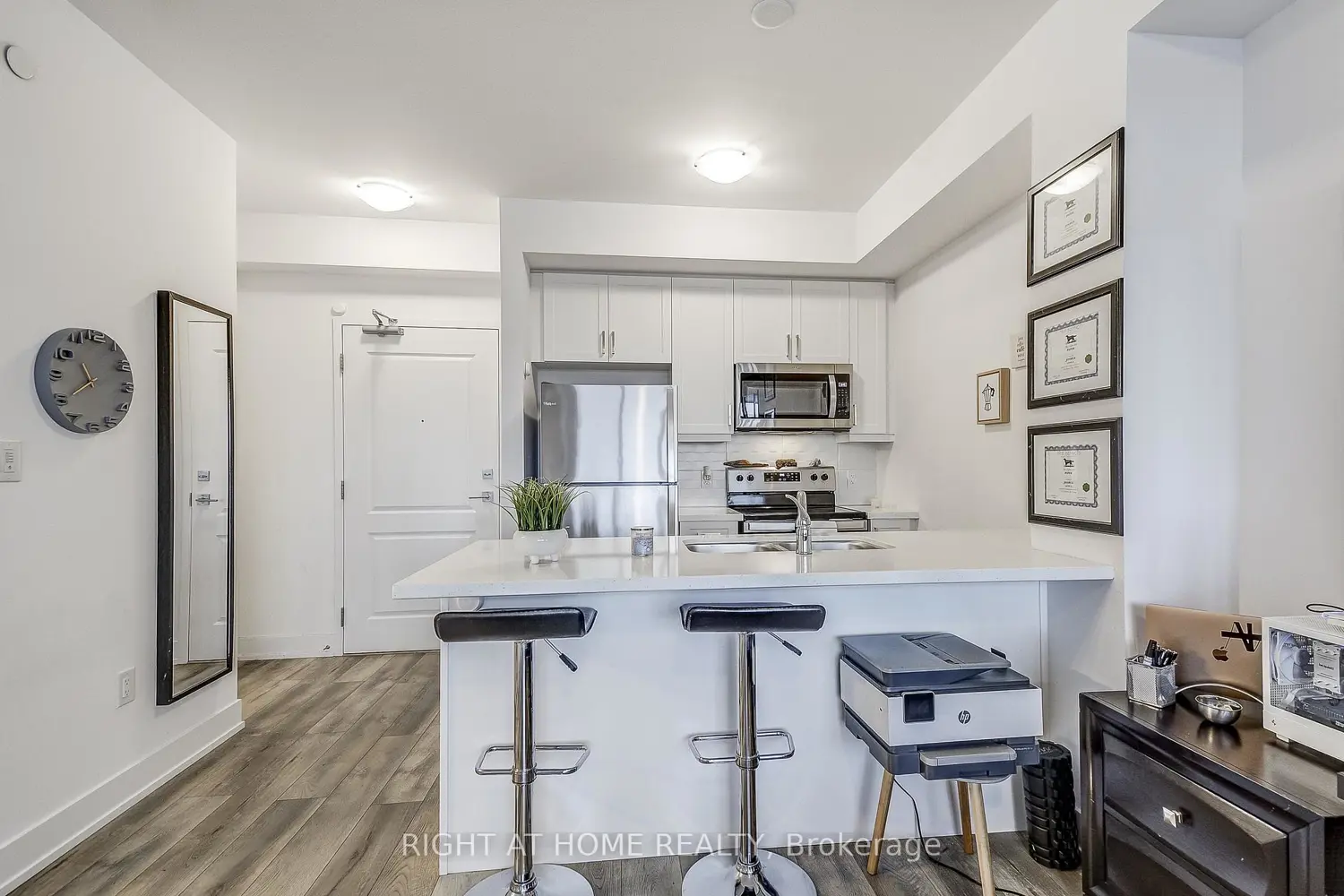 Additional image 9 of 470 Dundas Street 604