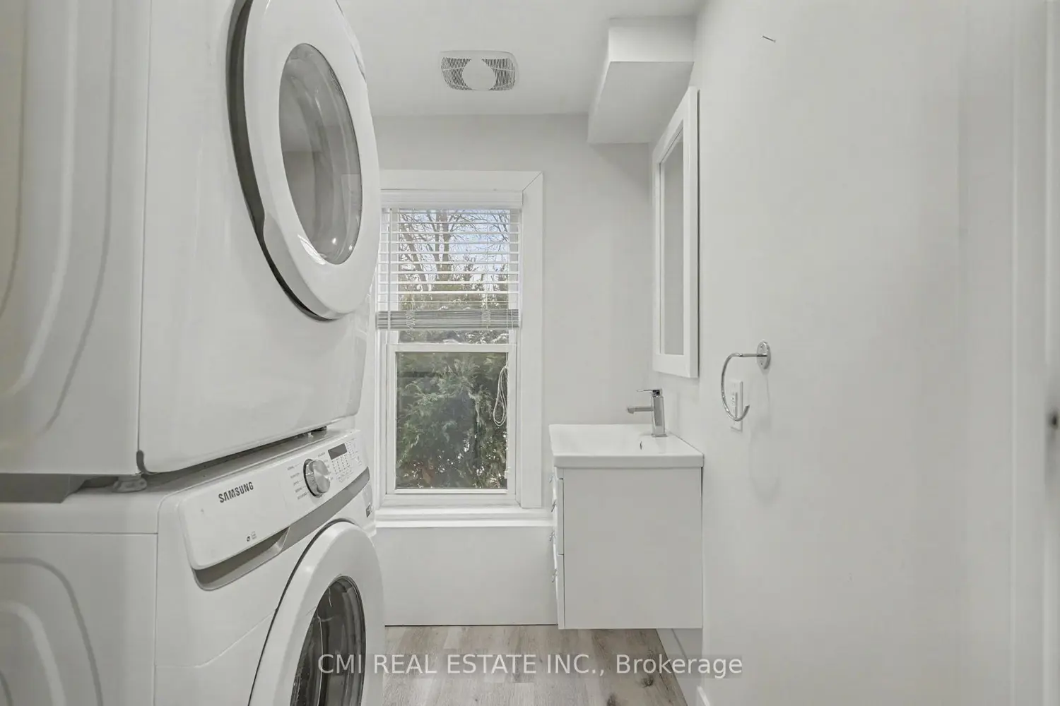 Additional image 8 of 2546 Wilson Street