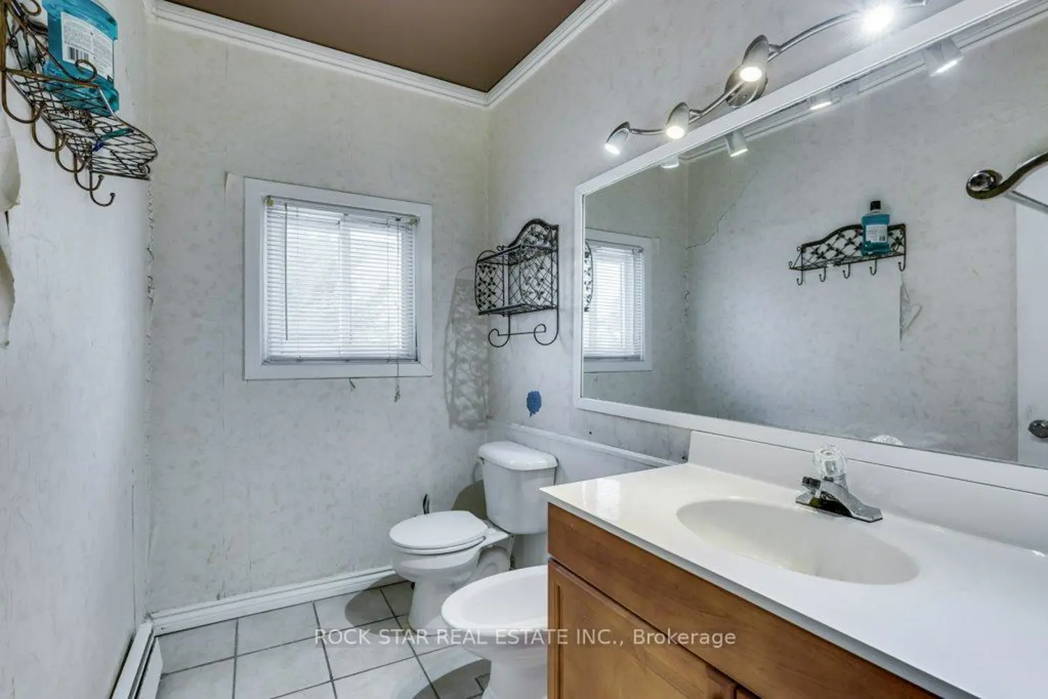 Additional image 13 of 802 Waterloo Street