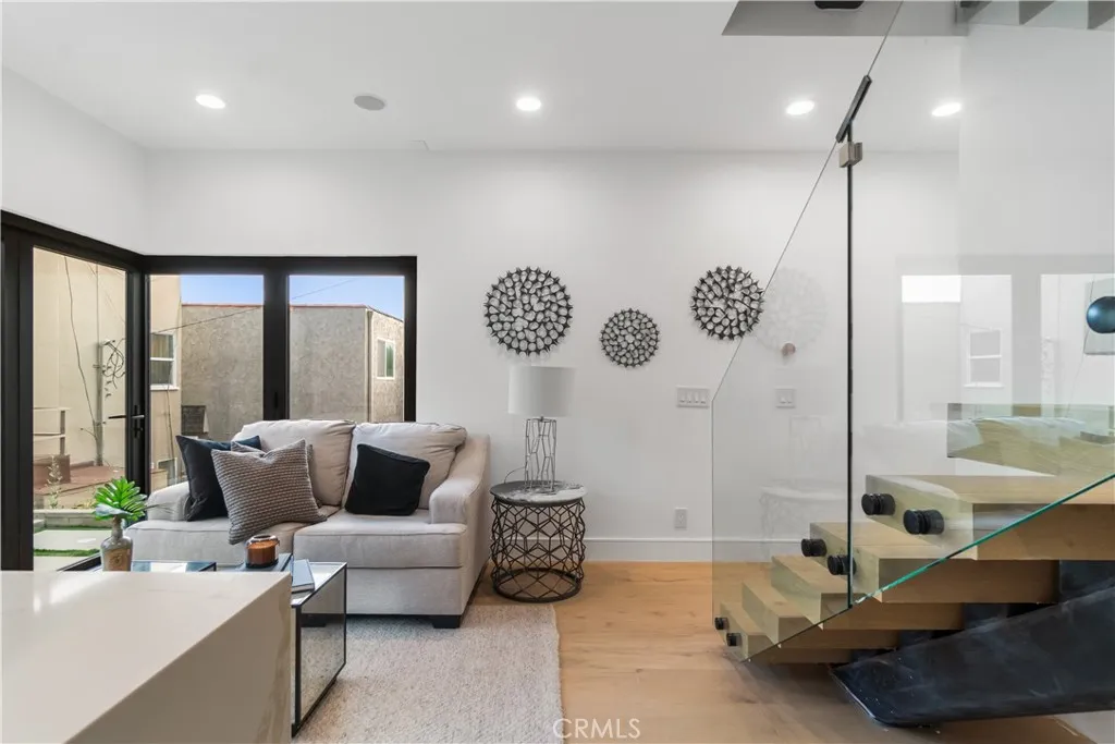 Additional image 103 of 214 El Porto Street, Manhattan Beach, CA 90266