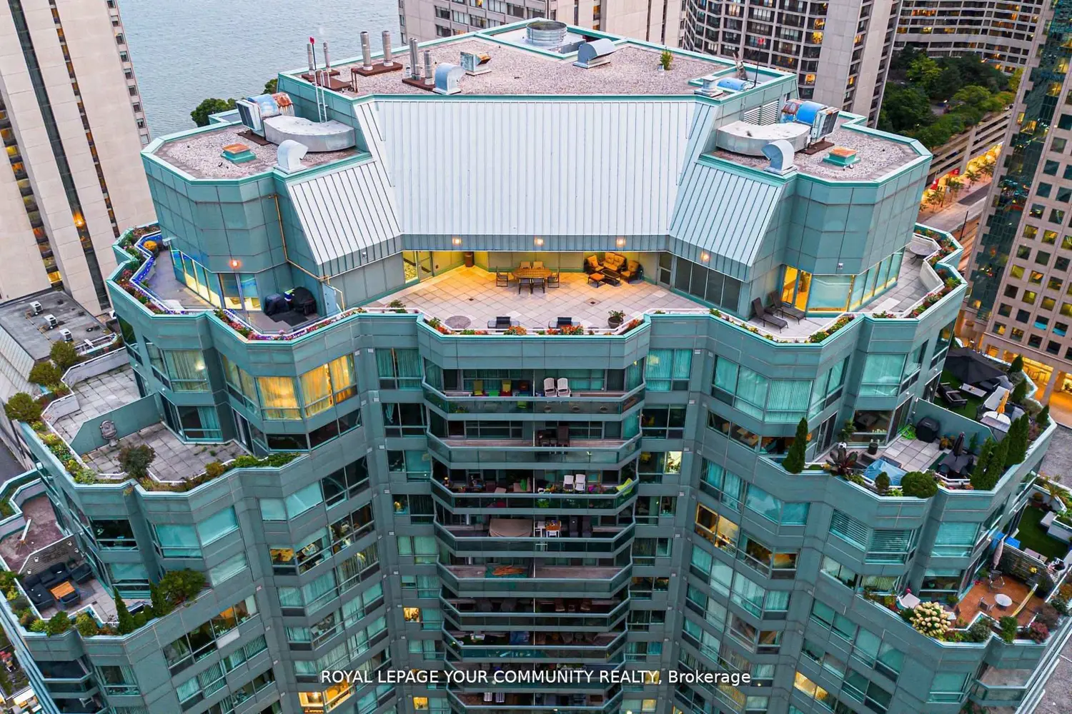 Additional image 14 of 10 Queens Quay 2402