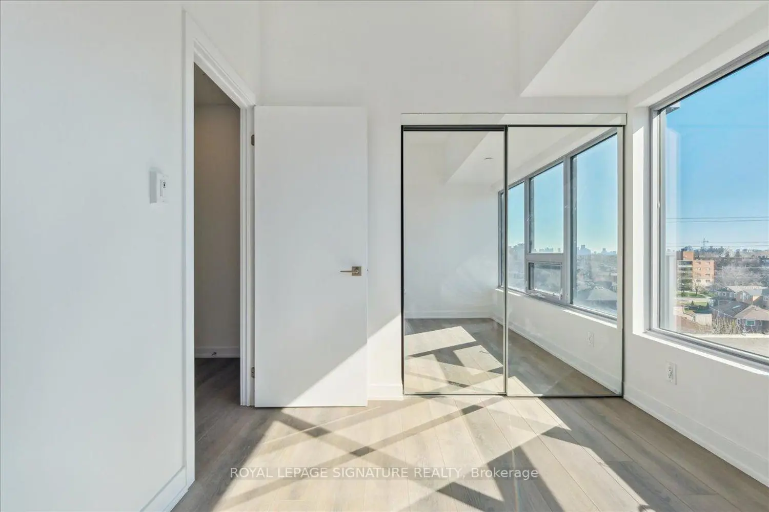 Additional image 17 of 2433 Dufferin Street 701
