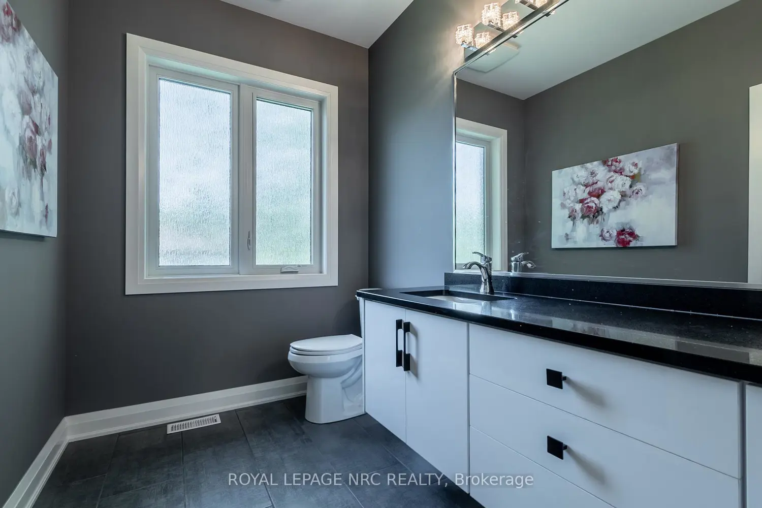 Additional image 14 of 11 Emily Lane