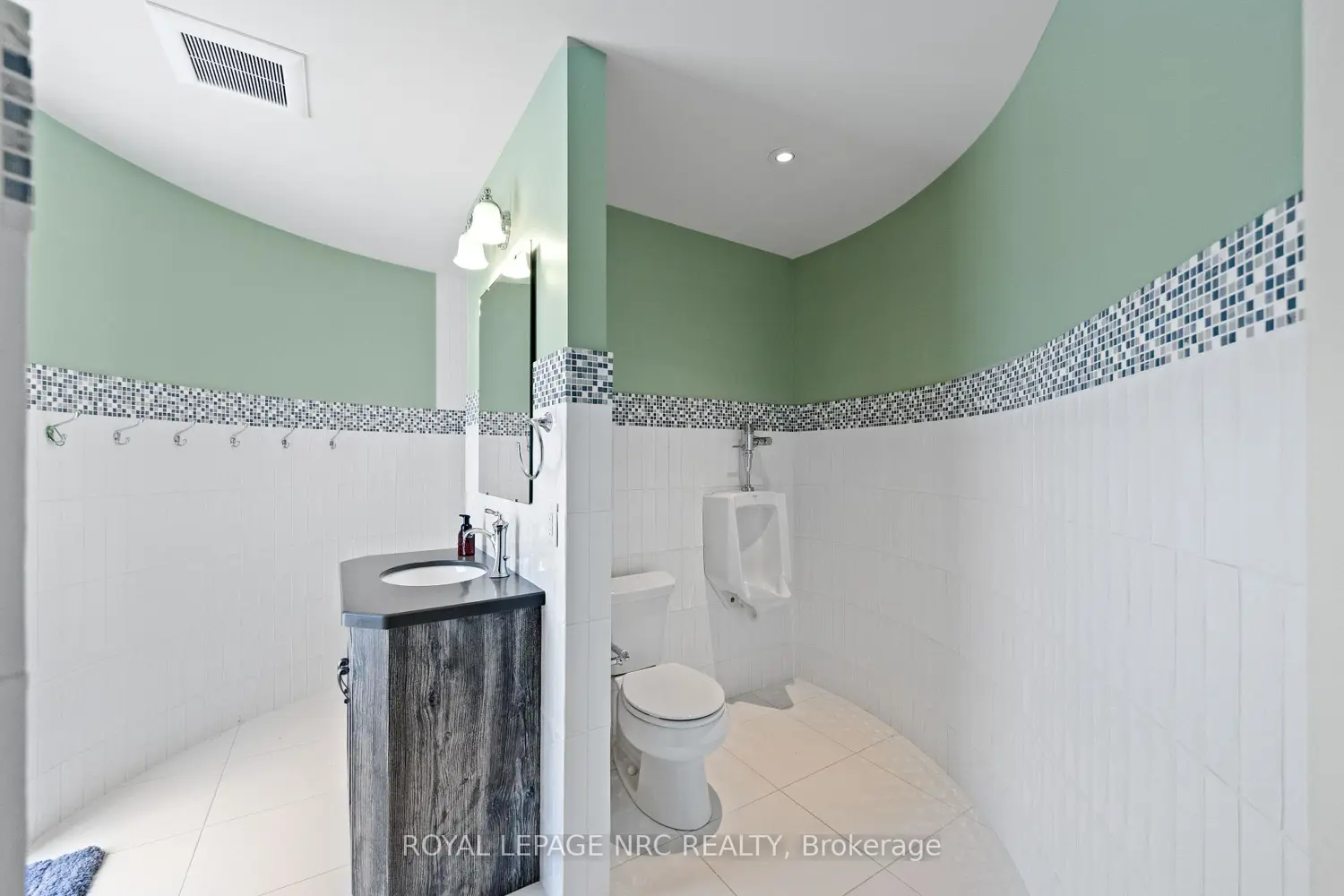 Additional image 17 of 1234 Lakeshore Road