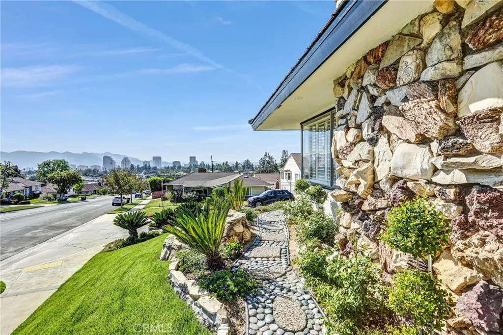 Additional image 60 of 900 Glenvista Dr, Glendale, CA 91206