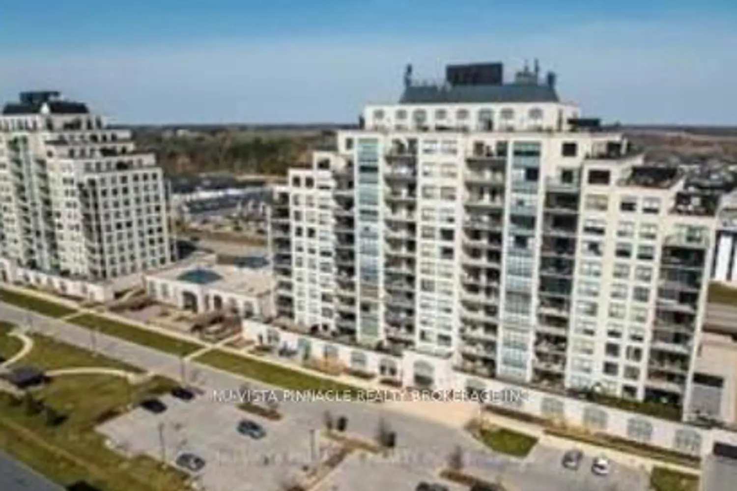 240 Villagewalk Boulevard 813