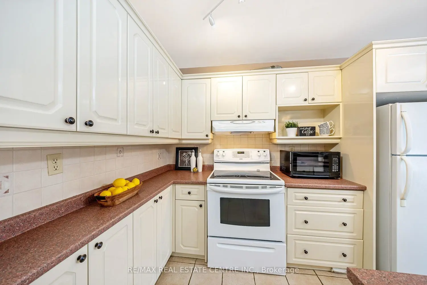 Additional image 10 of 5989 Ninth Line