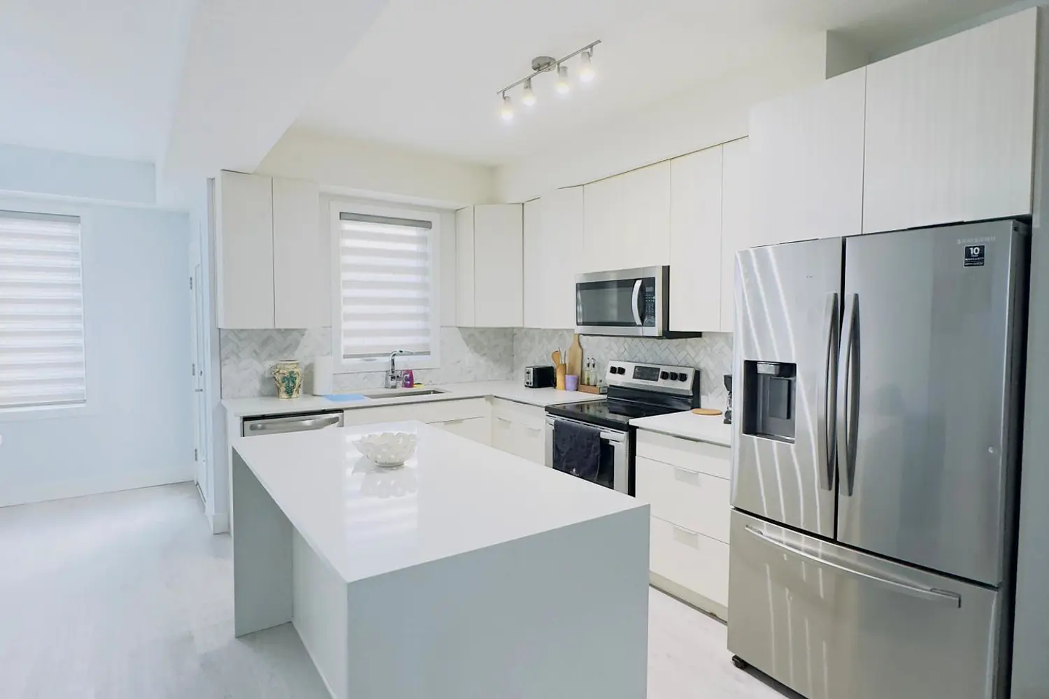 3380 Singleton Avenue 107 photo 2