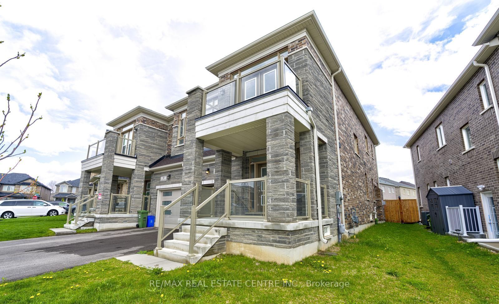 11 Trailbank Gardens, Hamilton, ON, L8B 1Z3