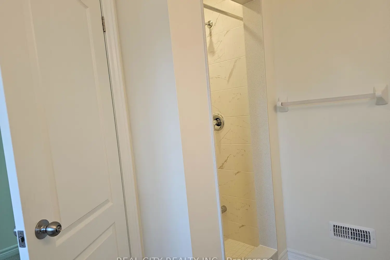 Additional image 20 of 5 Heather Fullerton Road