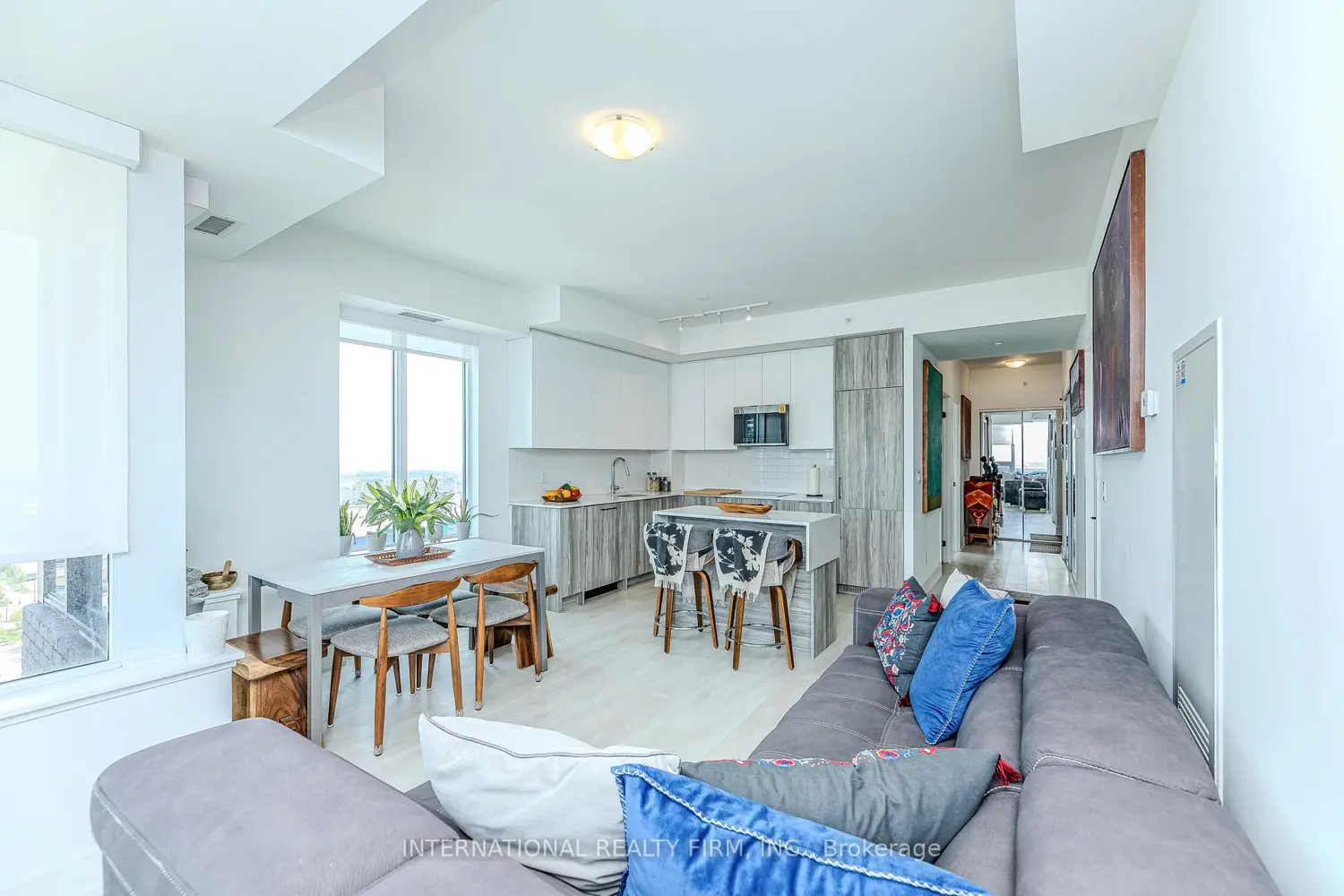 Additional image 10 of 2481 Taunton Road 1307