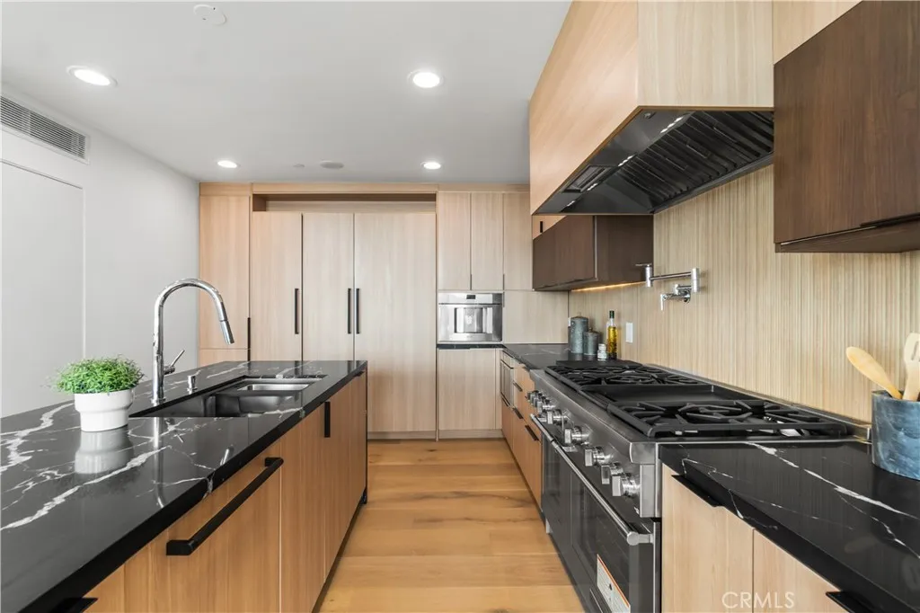 Additional image 24 of 214 El Porto Street, Manhattan Beach, CA 90266