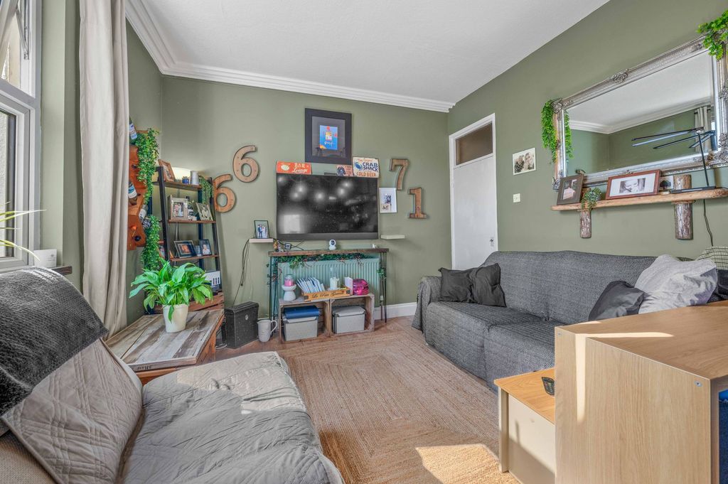 Additional image 9 of 1 bed flat for saleRussell Terrace, Leamington Spa CV31