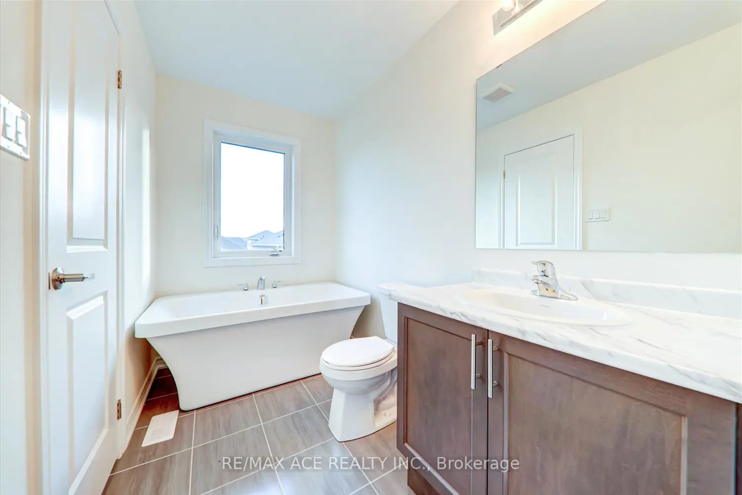 Additional image 15 of 1153 Azalea Avenue