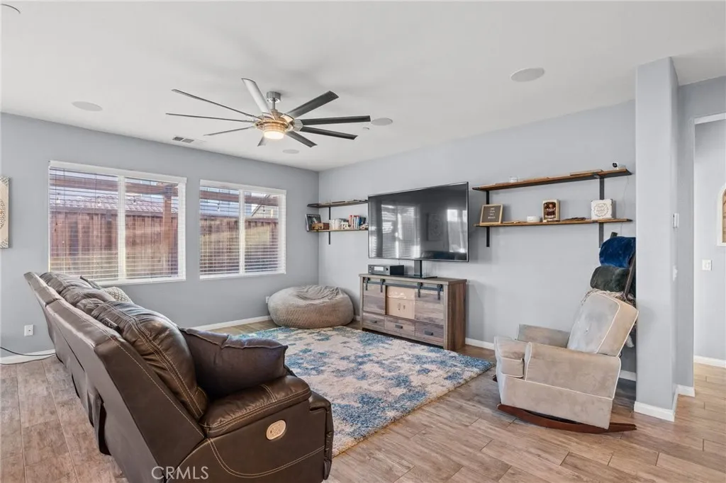 Additional image 79 of 9705 Dutchman Peak Ln, Bakersfield, CA 93311